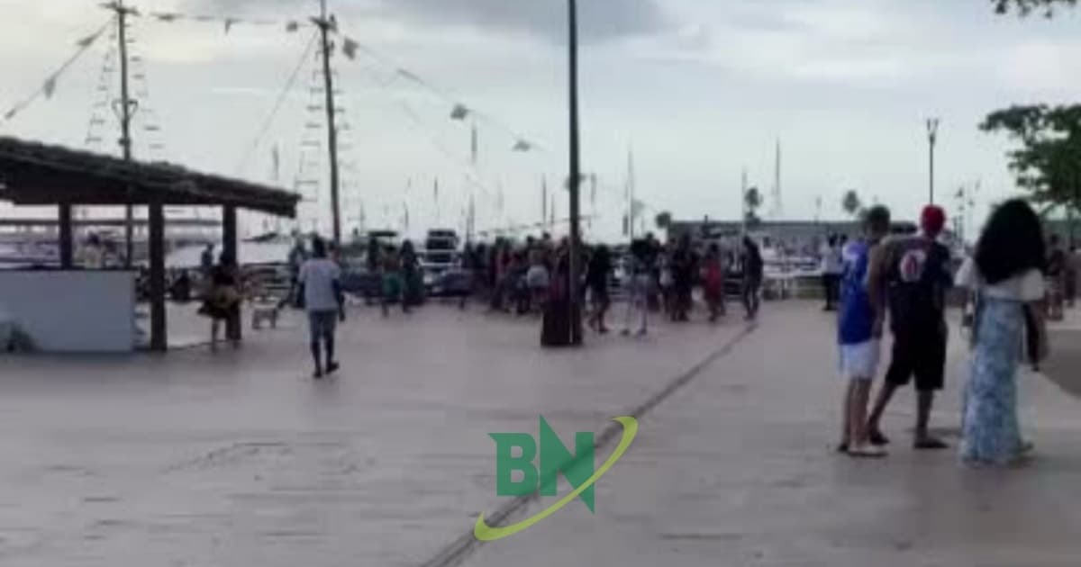 VÍDEO: Visitantes registram tiroteio em frente ao Mercado Modelo