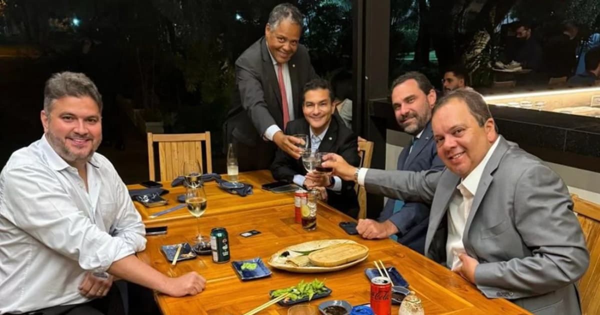 Deputados baianos cotados para sucessão de Lira na Câmara se encontram durante jantar "surpresa" em Brasília