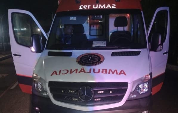 Ambulância do Samu roubada é recuperada pela PM na Avenida Paralela 