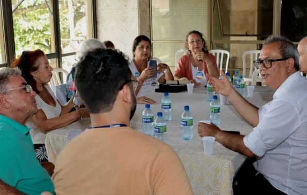Carlos Muniz se reúne com moradores do Buracão em Salvador