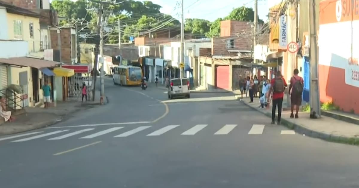 Ônibus deixam de circular na Vila Verde, em Mussurunga, após troca de tiros no bairro