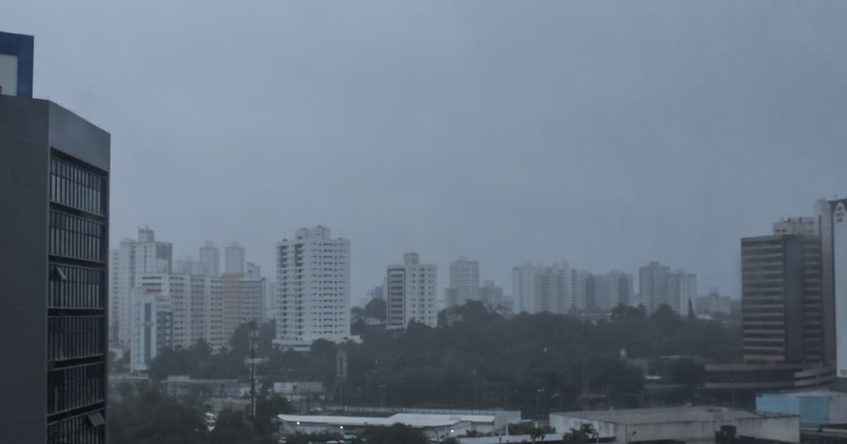 Final de semana em Salvador terá céu nublado com chances de chuvas a qualquer hora do dia, diz previsão da Codesal