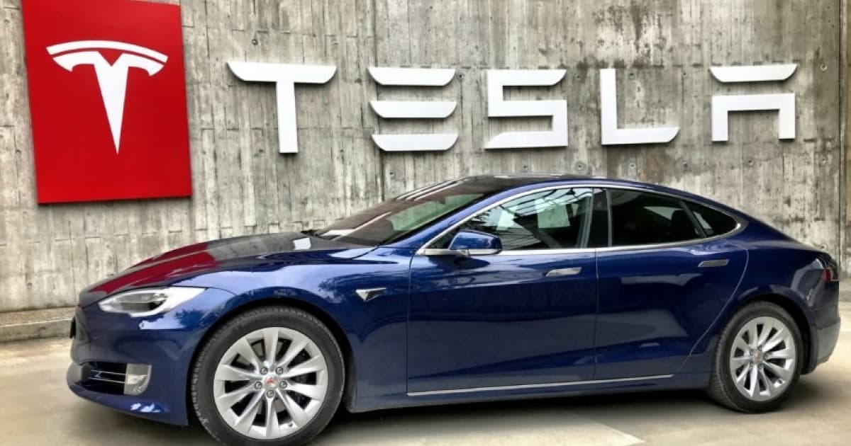 Gerenciada por Elon Musk, Tesla vai demitir mais de 10% de funcionários após queda em vendas