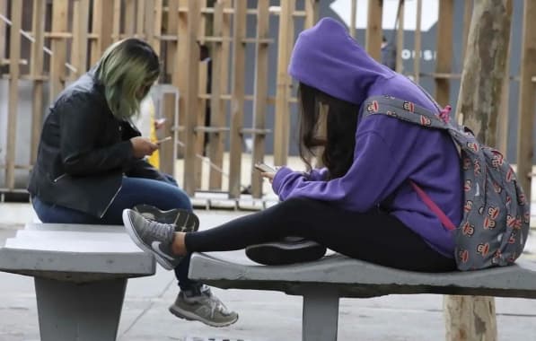 Flórida sanciona Lei que proíbe redes sociais para menores de 14 anos