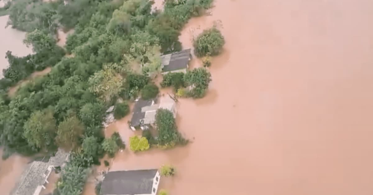 Imagens aéreas das cheias e fortes chuvas que têm atingido o Rio Grande do Sul na última semana.