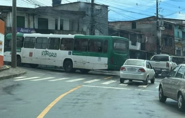 Comunidade de Vila Verde amanhece sem ônibus; polícia mantém ocupação