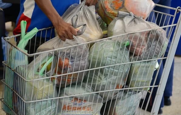 Cerca de 14 milhões de sacolas plásticas deixaram de circular em Salvador