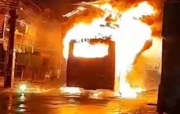 VÍDEO: Traficantes queimam ônibus em São Marcos e policiamento é reforçado na região