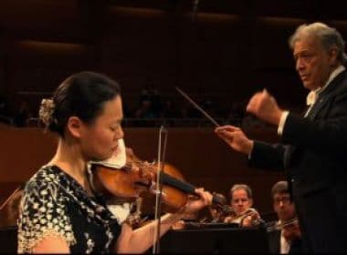 Violinista japonesa Midori faz concertos junto com orquestras juvenis baianas