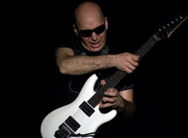 Joe Satriani se apresenta em três cidades brasileiras com turnê comemorativa