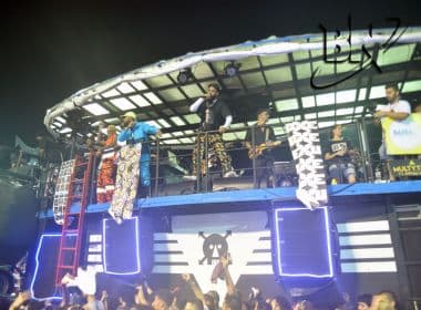 Navio Pirata do Baiana System desfila em pós-Carnaval de São Paulo