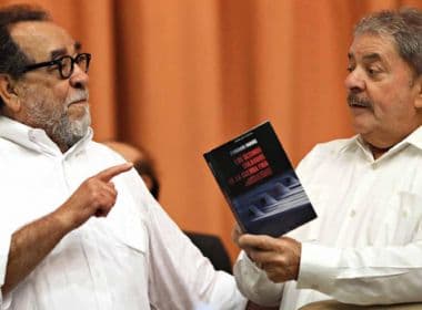 Lula cobra biografia prometida por Fernando Morais: ‘Estou quase pra morrer’