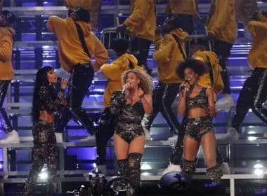 Beyoncé se apresenta com Destiny's Child no Coachella e lê discurso de Malcom X