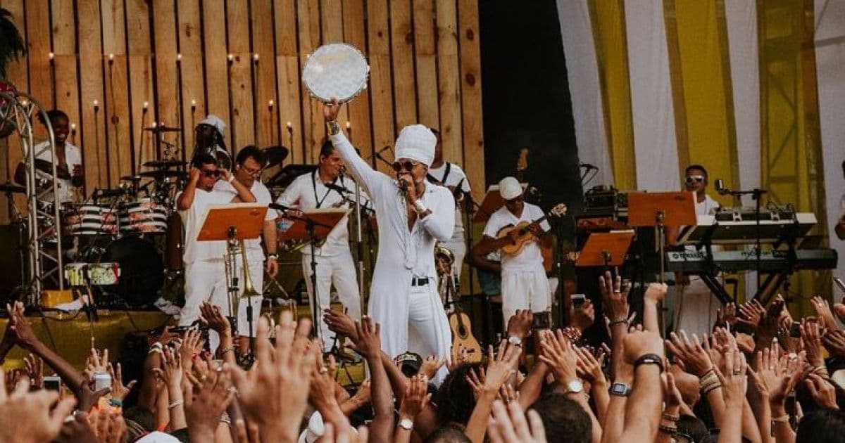 Carlinhos Brown realiza a 12ª Enxaguada do Bonfim nesta quinta-feira