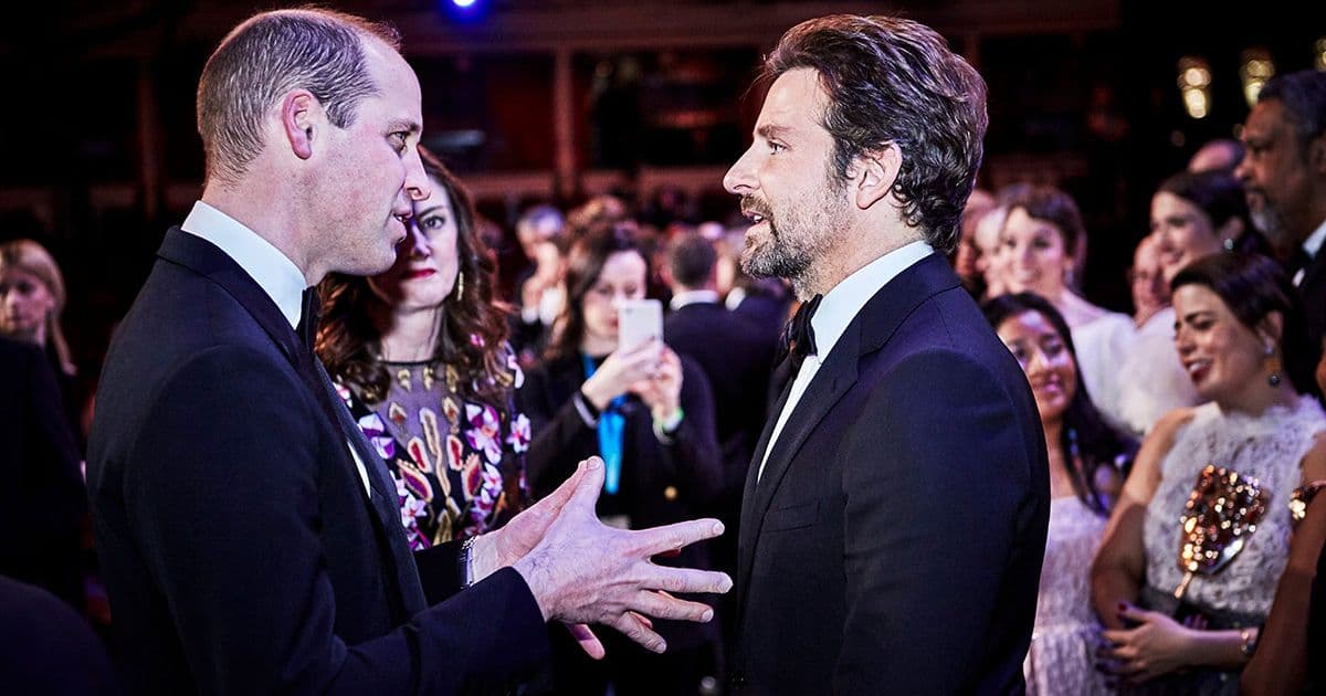 Príncipe William conversa com Bradley Cooper e aproveita para elogiar 'Nasce Uma Estrela'