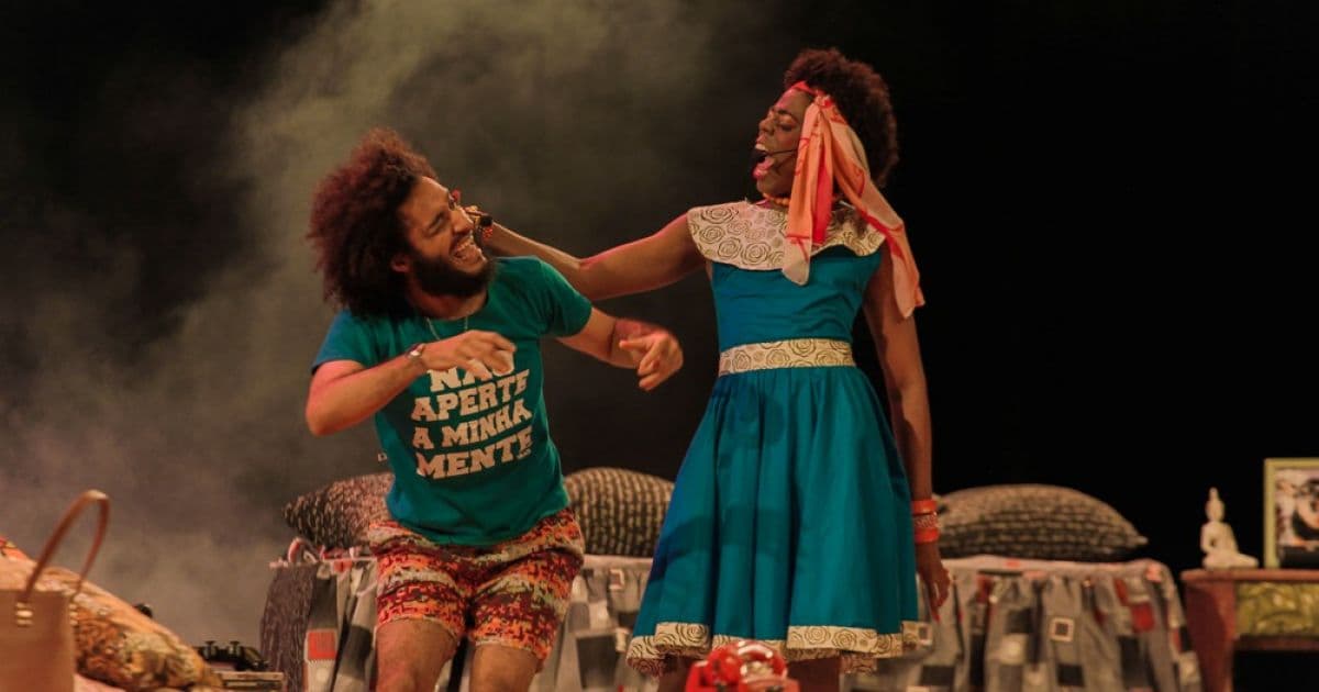 Espetáculo 'Na Rédea Curta' faz primeira transmissão teatral ao vivo do Brasil