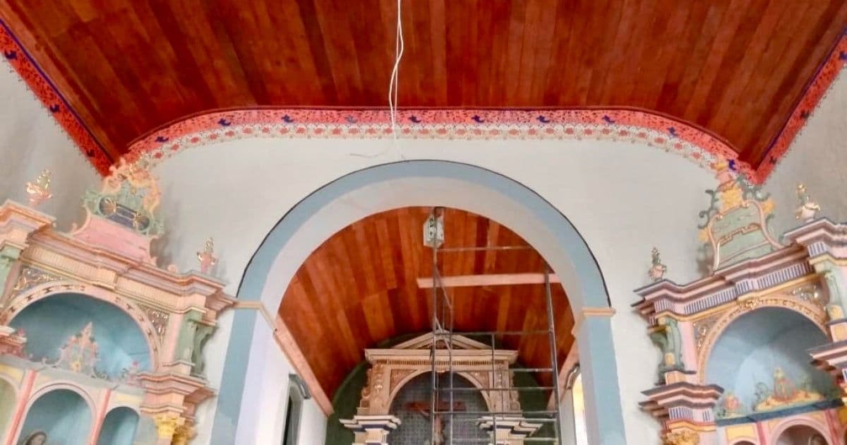 Após restauração, paróquia de Itacaré descobre pintura de aproximadamente 200 anos