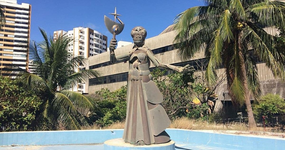 Escultura Oxalá de Mário Cravo Júnior é recuperada e voltará a ser exposta