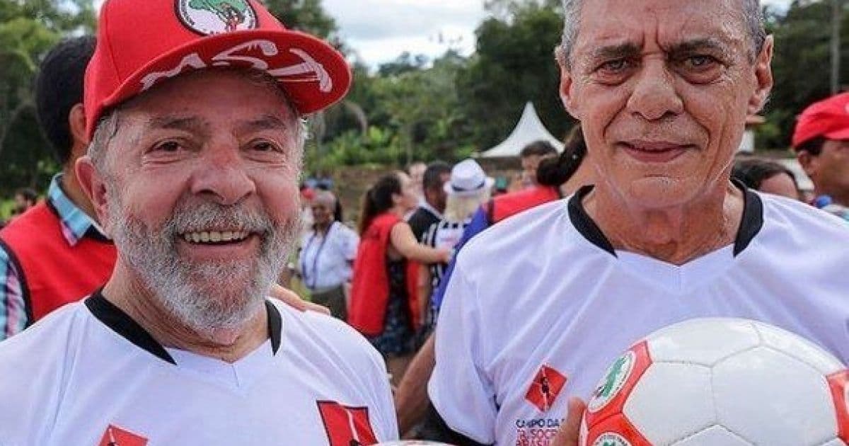 Lula e Chico Buarque participarão de partida de futebol em campo do MST