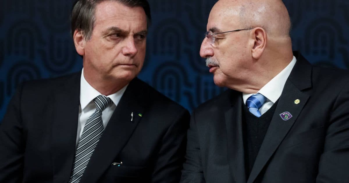 Bolsonaro foi alertado sobre 'desagregação' e 'perturbação mental' de Alvim, diz coluna
