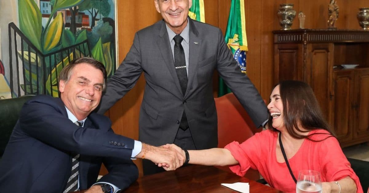 Bolsonaro rebate José de Abreu por crítica a Regina Duarte: 'Massacrando uma senhora'
