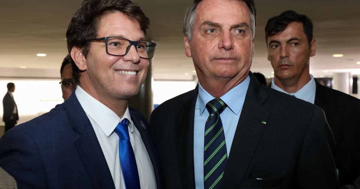 Bolsonaro confirma Mário Frias como sucessor de Regina Duarte na Secretaria de Cultura