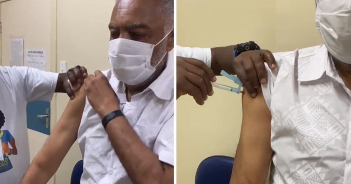 Ex-ministro da Cultura Gilberto Gil é imunizado contra a Covid-19 em Salvador