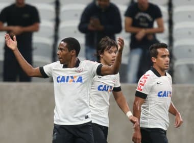 Corinthians vence, se aproxima da vaga e aumenta crise do Bahia