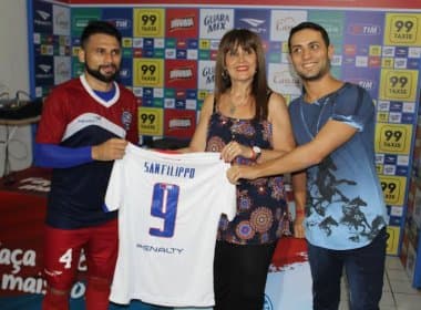 Bahia presenteia família do ex-jogador argentino Sanfilippo