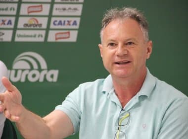 Diretor da Chapecoense revela contraproposta de Guto Ferreira para o Bahia