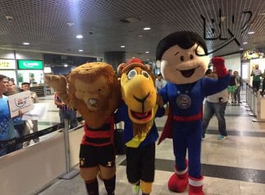 Mascotes de Sport e Bahia participam de ação no aeroporto de Recife