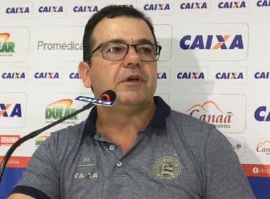 Enderson Moreira comenta situação de Gilberto: 'Ainda não está preparado para jogar'