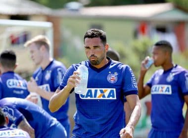 Gilberto retorna ao time do Bahia, mas admite que não tem condições de jogar 90 minutos