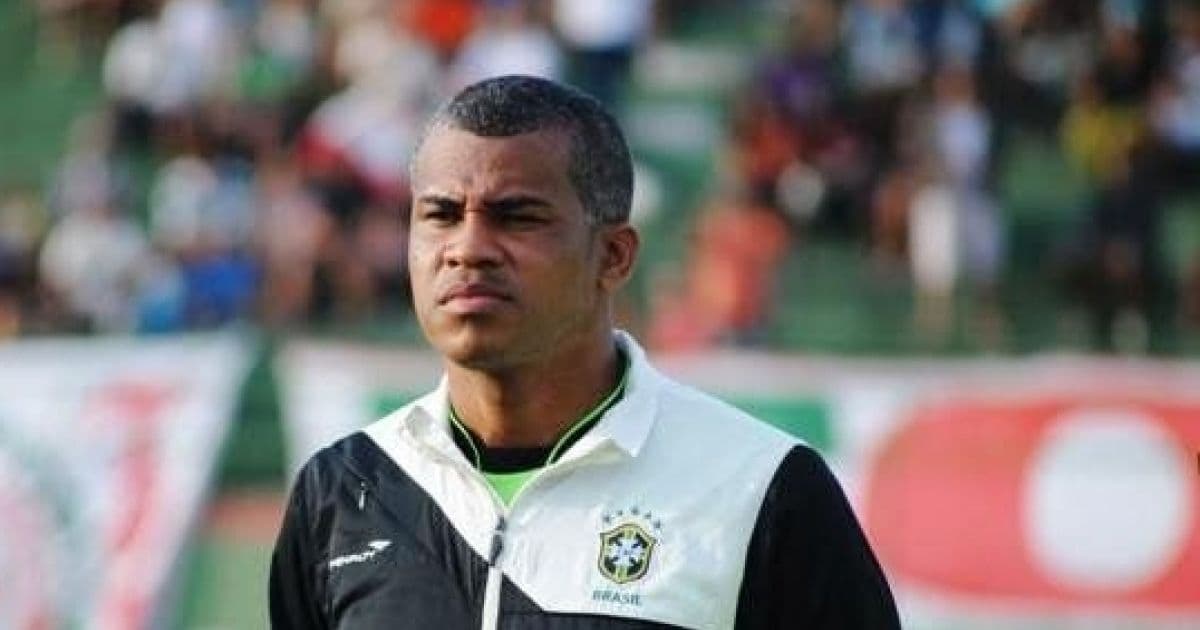 Reinaldo Silva de Santana apita jogo decisivo do Bahia no Baianão
