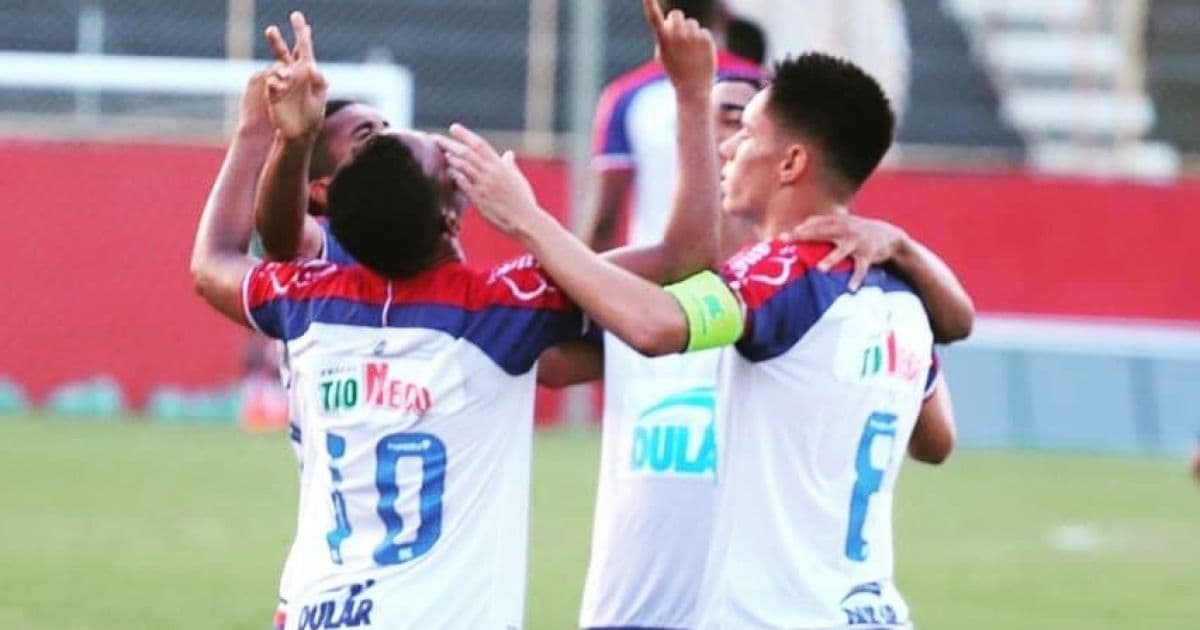 Jogadores do Bahia celebram bom resultado no clássico sub-20