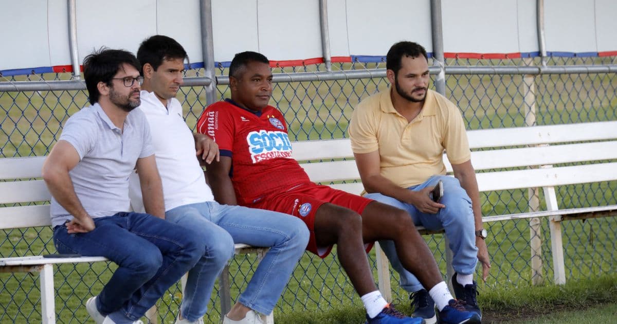 'Até o momento, segue conosco', diz Vitor Ferraz sobre Diego Cerri no Bahia