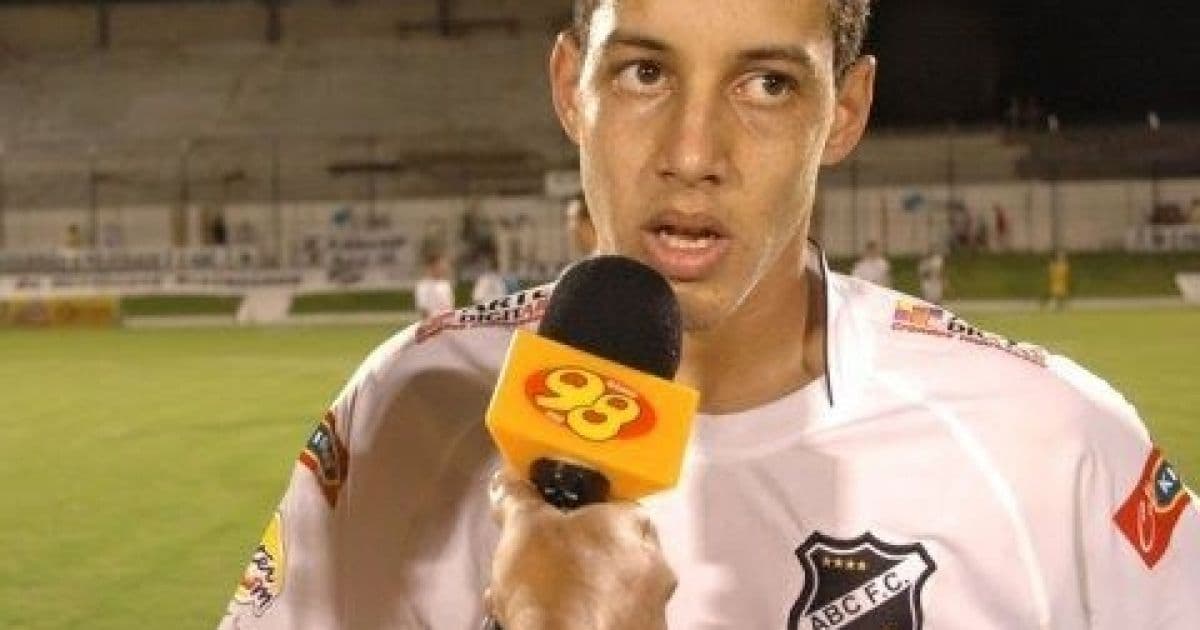 Após dez anos, Rodriguinho volta ao futebol do Nordeste com experiência e títulos
