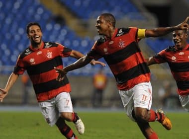 Com dez em campo, Flamengo vence e afunda o Bahia no Z4