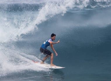 Com eliminação de rival, Gabriel Medina é campeão mundial de surfe