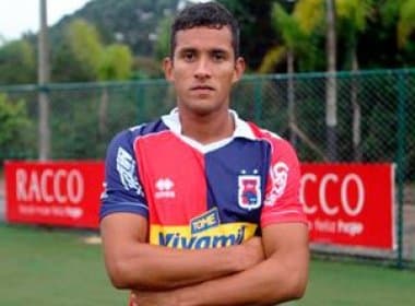 Após brigar com goleiro e auxiliar, zagueiro do Paraná é expulso de treino