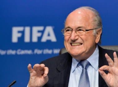 Joseph Blatter irá recorrer de punição imposta pela Fifa, diz jornal