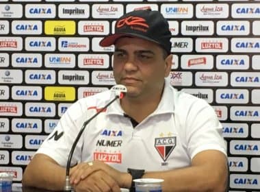 Técnico do Atlético-GO, Marcelo Cabo está desaparecido, diz rádio