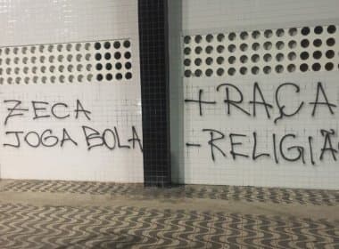 &#039;Mais raça, menos religião&#039;: Muro da Vila Belmiro é pichado após derrota do Santos