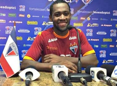 Fortaleza acerta contratação do lateral Tinga, ex-Bahia
