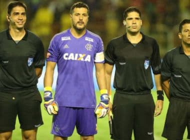 Flamengo estuda renovar contrato de Julio César até o meio da temporada