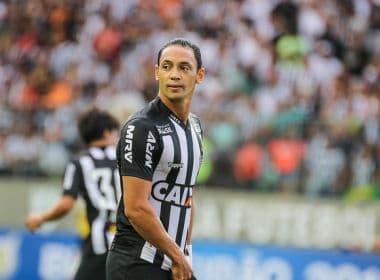 Ricardo Oliveira revela teor da conversa com Denílson: 'Falei para centrar só em jogar bola'