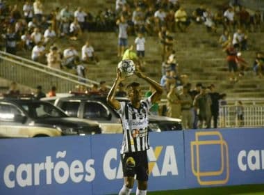 Lateral do Botafogo-PB fará exames para saber de gravidade de lesão no tornozelo