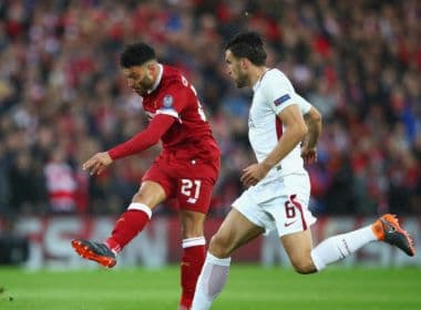 Liverpool confirma gravidade da lesão e Chamberlain está fora da Copa do Mundo