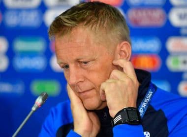 Técnico da Islândia quer esquecer jogo contra Argentina e prega humildade diante da Nigéria