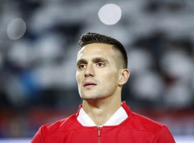 Meia da Sérvia exalta Petkovic: 'Foi um grande jogador e exemplo para os jovens atletas'